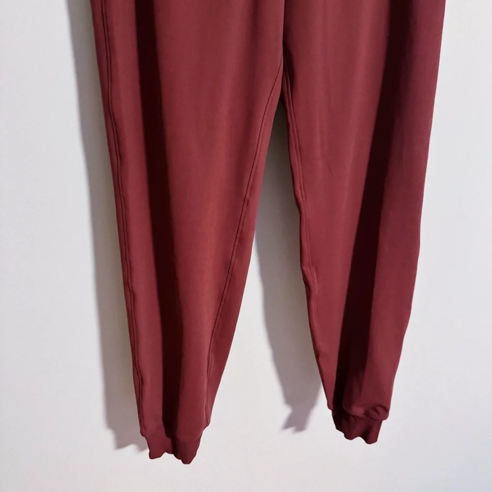 Lululemon - Dark Red On The Fly Jogger Pants